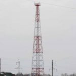 Телекоммуникационная вышка с оборудованием